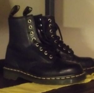 Dr Marten 1460 combat boots